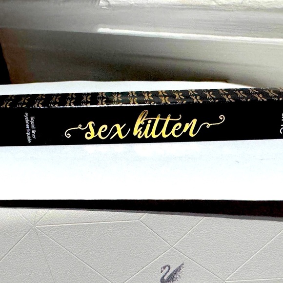 ✨HOST PICK✨ Innovative Tarte Sex Kitten Liquid Eyeliner - Black - Brand New 🐯 - Picture 1 of 12